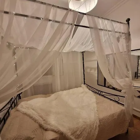 Et Lit Baldaquin Apartman Saint-Pargoire