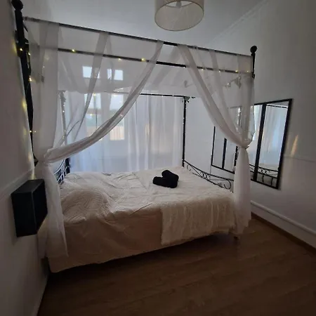 Apartament Romantique Pour 2 Avec Lit Baldaquin Et Table De Massage *