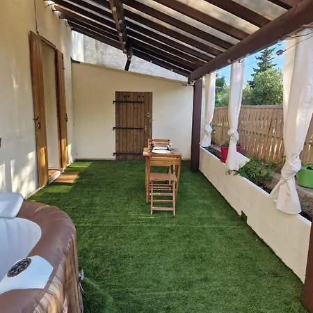 Romantique Pour 2 Avec Lit Baldaquin Et Table De Massage Apartament