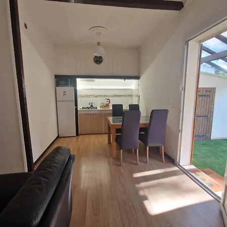 Apartament Romantique Pour 2 Avec Lit Baldaquin Et Table De Massage *