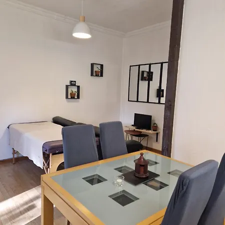 Apartment Et Lit Baldaquin