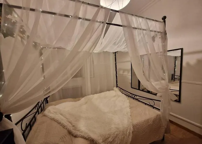 Et Lit Baldaquin Apartamento Saint-Pargoire